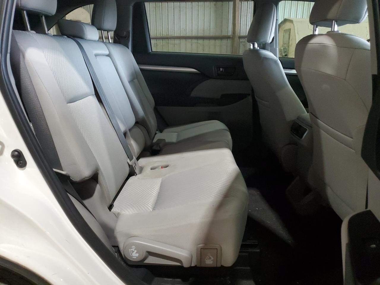 2019 Toyota Highlander - Image 10