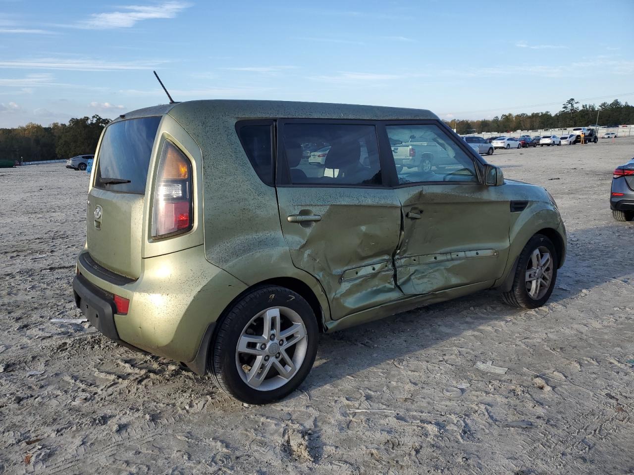 2011 Kia Soul + VIN: KNDJT2A23B7232710 Lot: 79971184