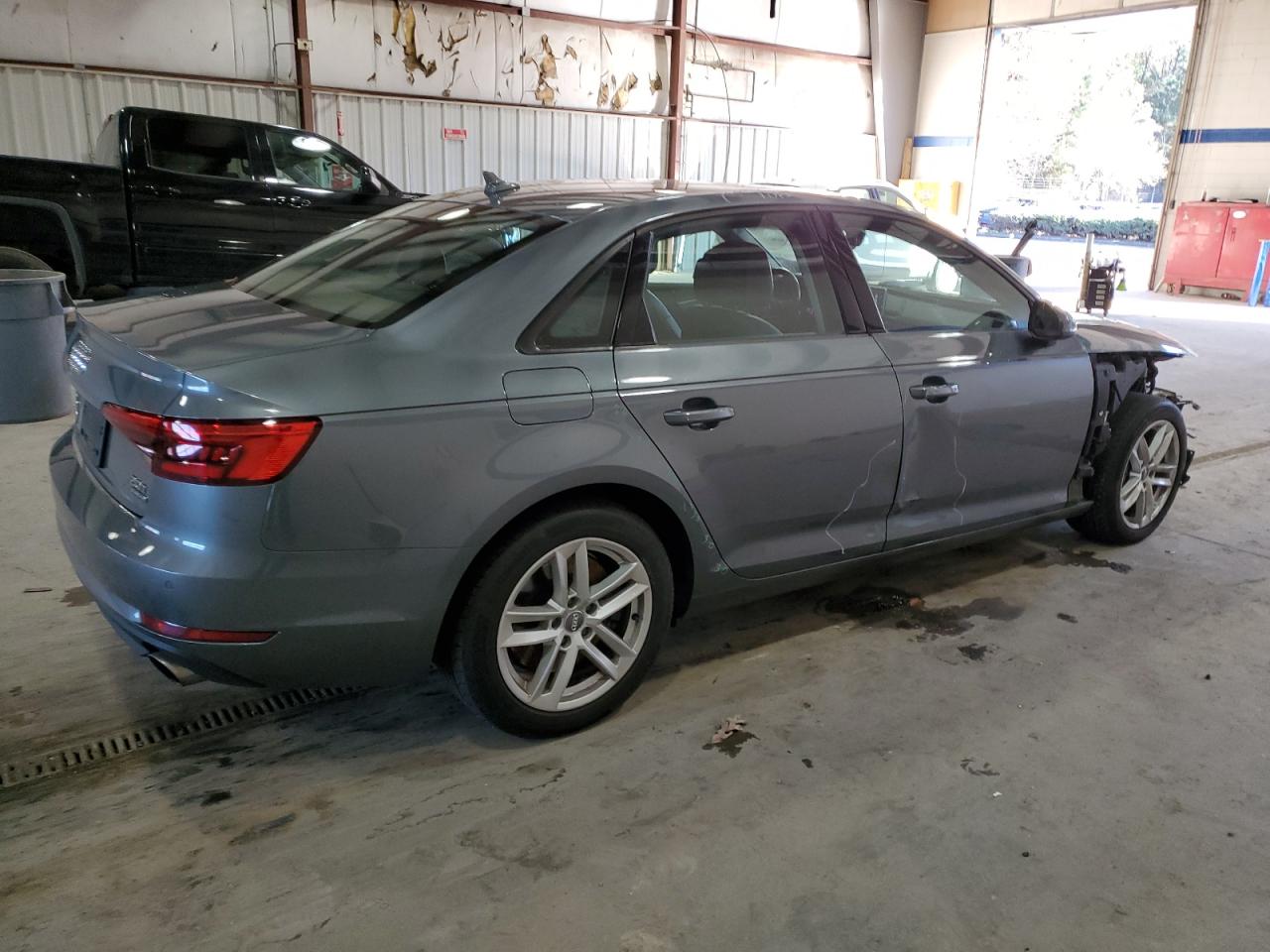 VIN WAUANAF42HN012863 2017 AUDI A4 no.3