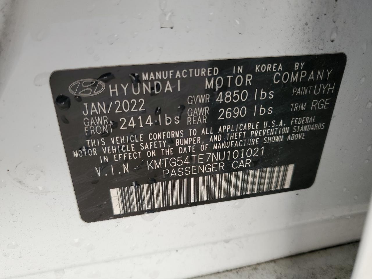 2022 Genesis G70 - Image 12