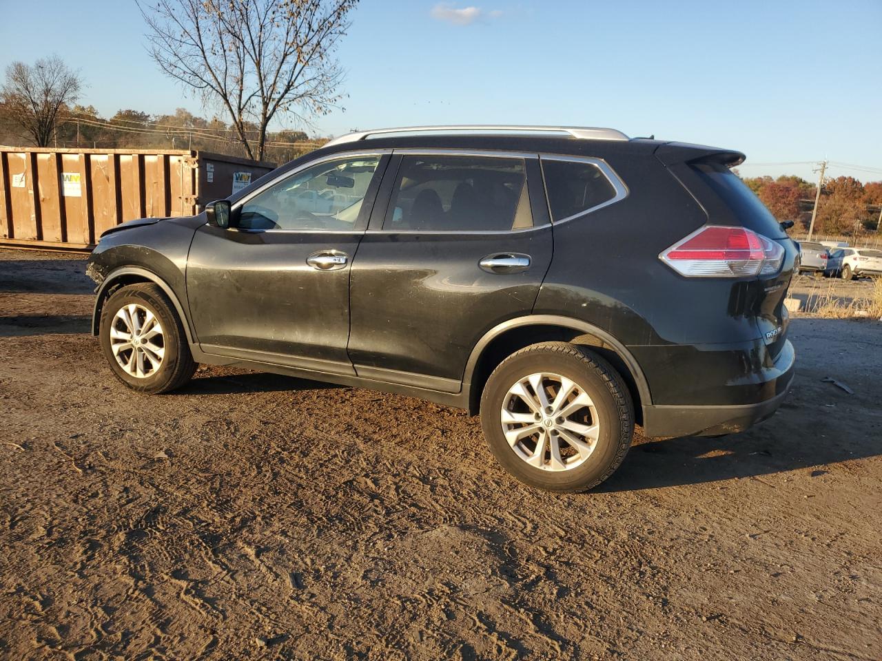 2016 Nissan Rogue - Image 2