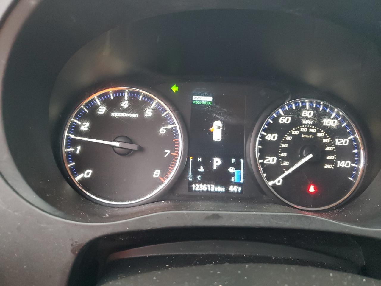 2018 Mitsubishi Outlander - Image 9