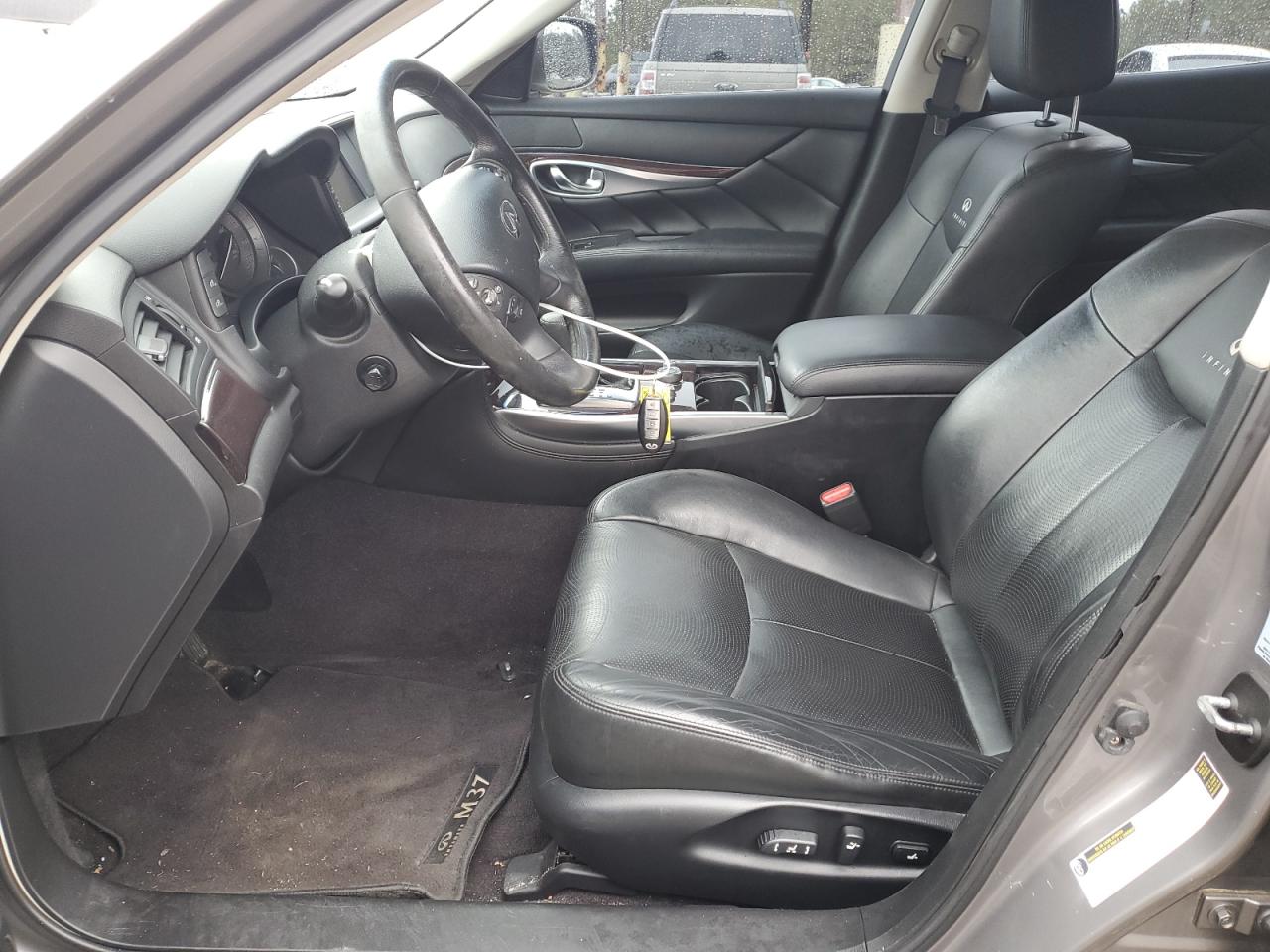 2012 Infiniti M - Image 7