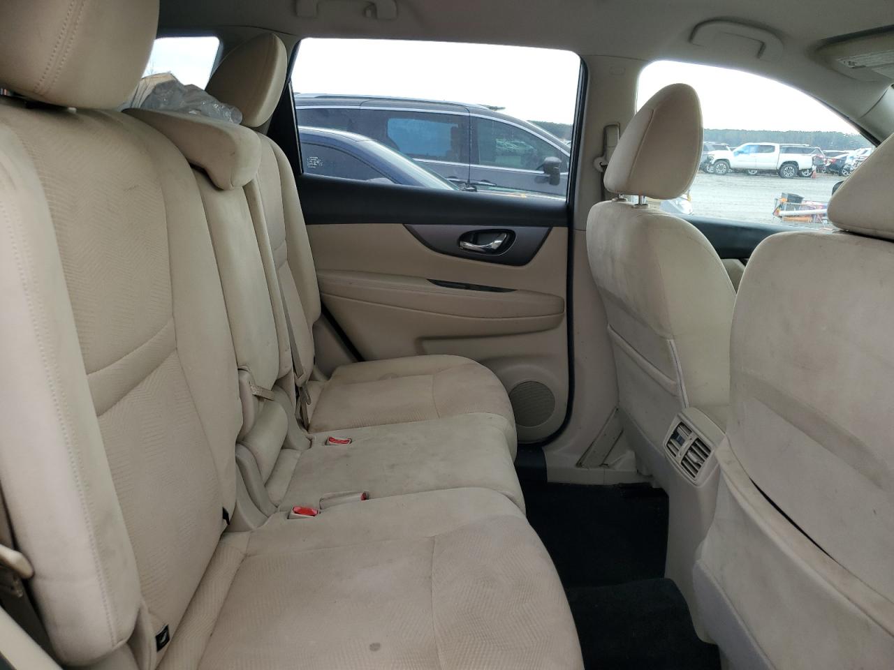 2016 Nissan Rogue - Image 11