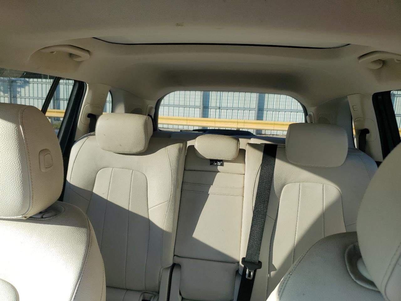 2020 Mercedes-Benz GLB - Image 10