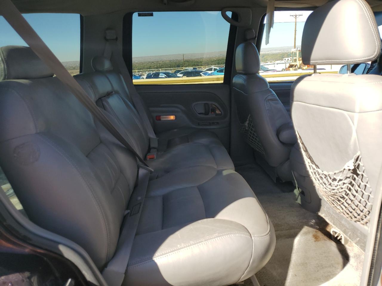 1997 Chevrolet Tahoe - Image 11