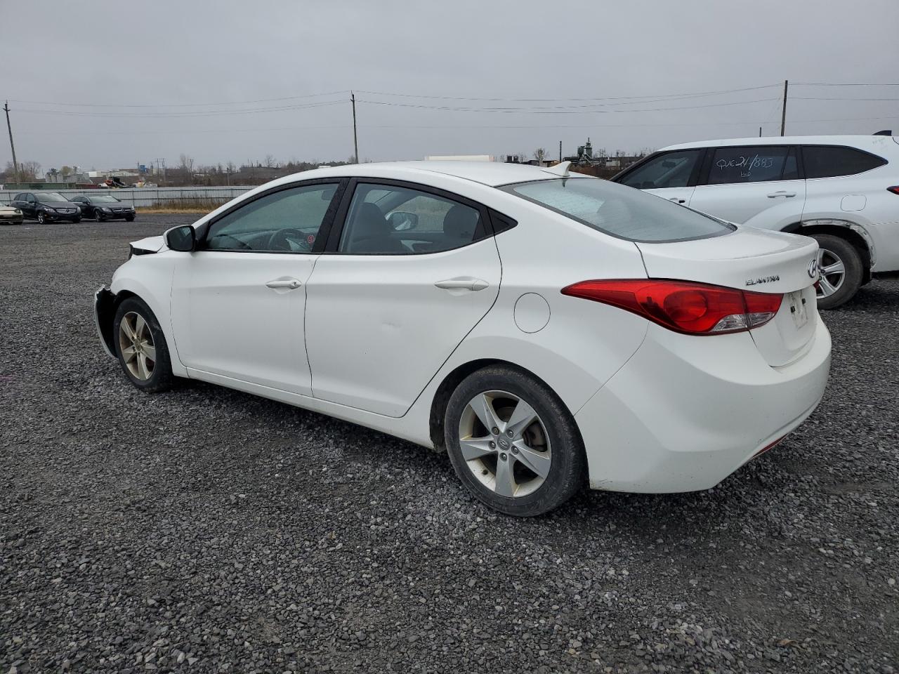 2013 Hyundai Elantra - Image 2