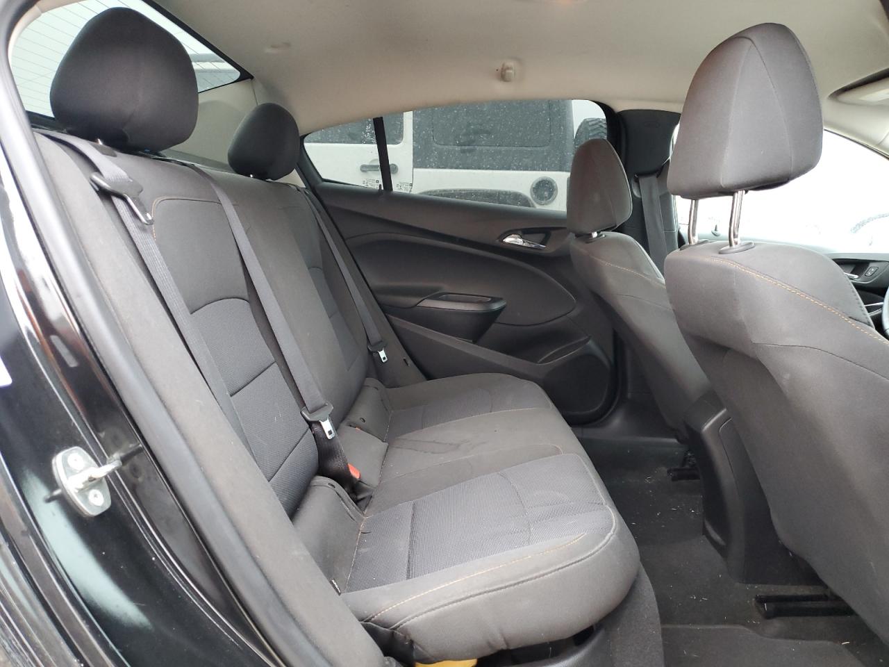 2018 Chevrolet Cruze - Image 10