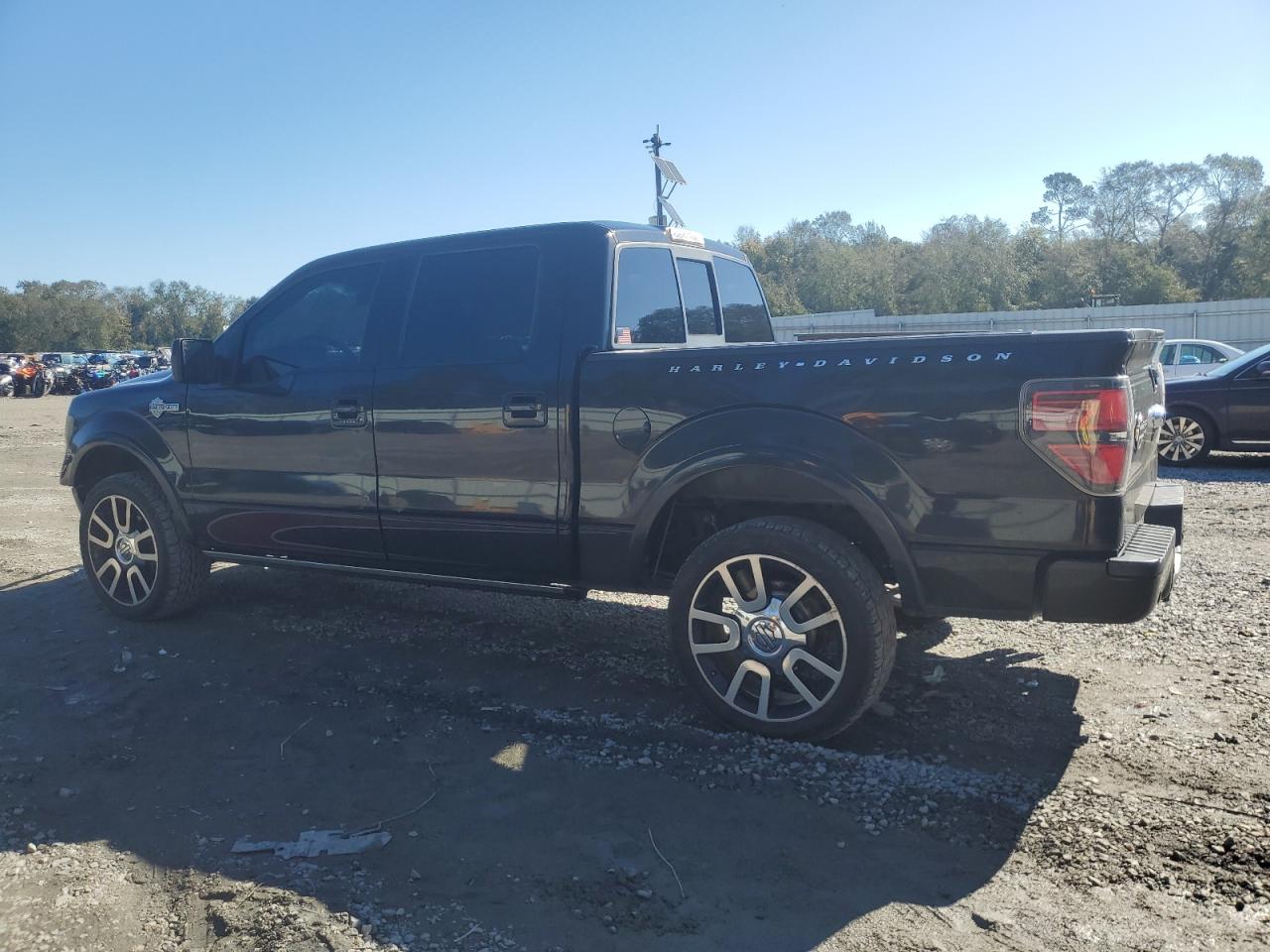 2010 Ford F-150 - Image 2