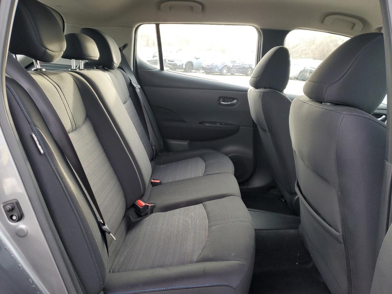 2020 Nissan Leaf - Image 11