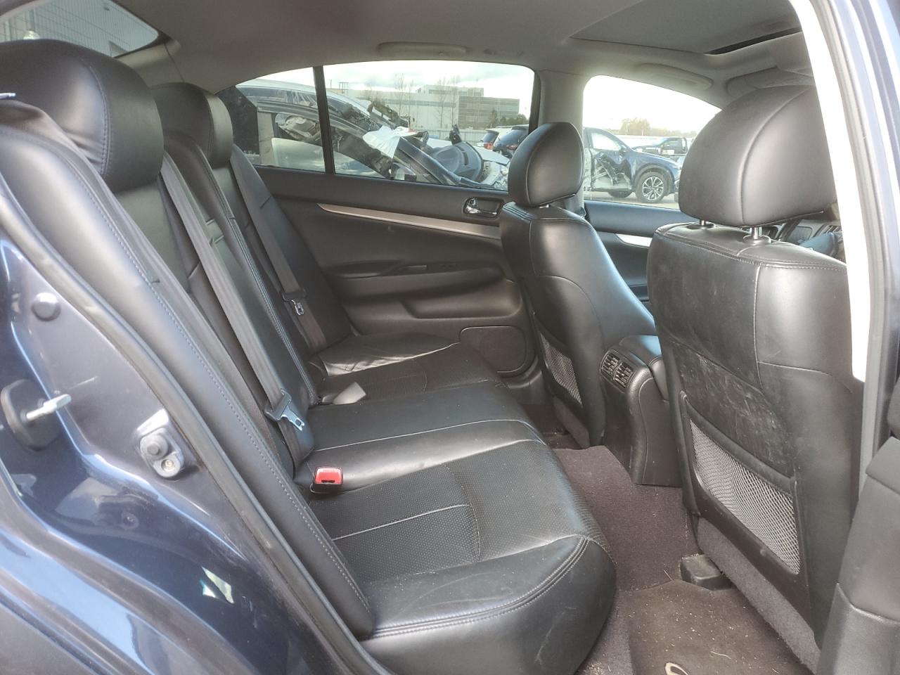 2013 Infiniti G - Image 10