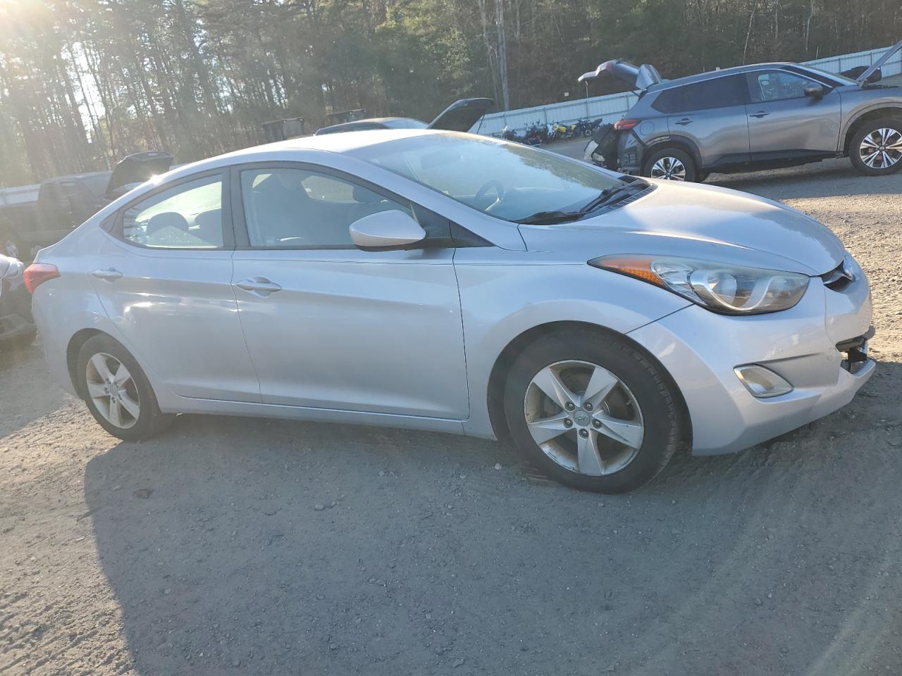 2012 Hyundai Elantra - Image 4