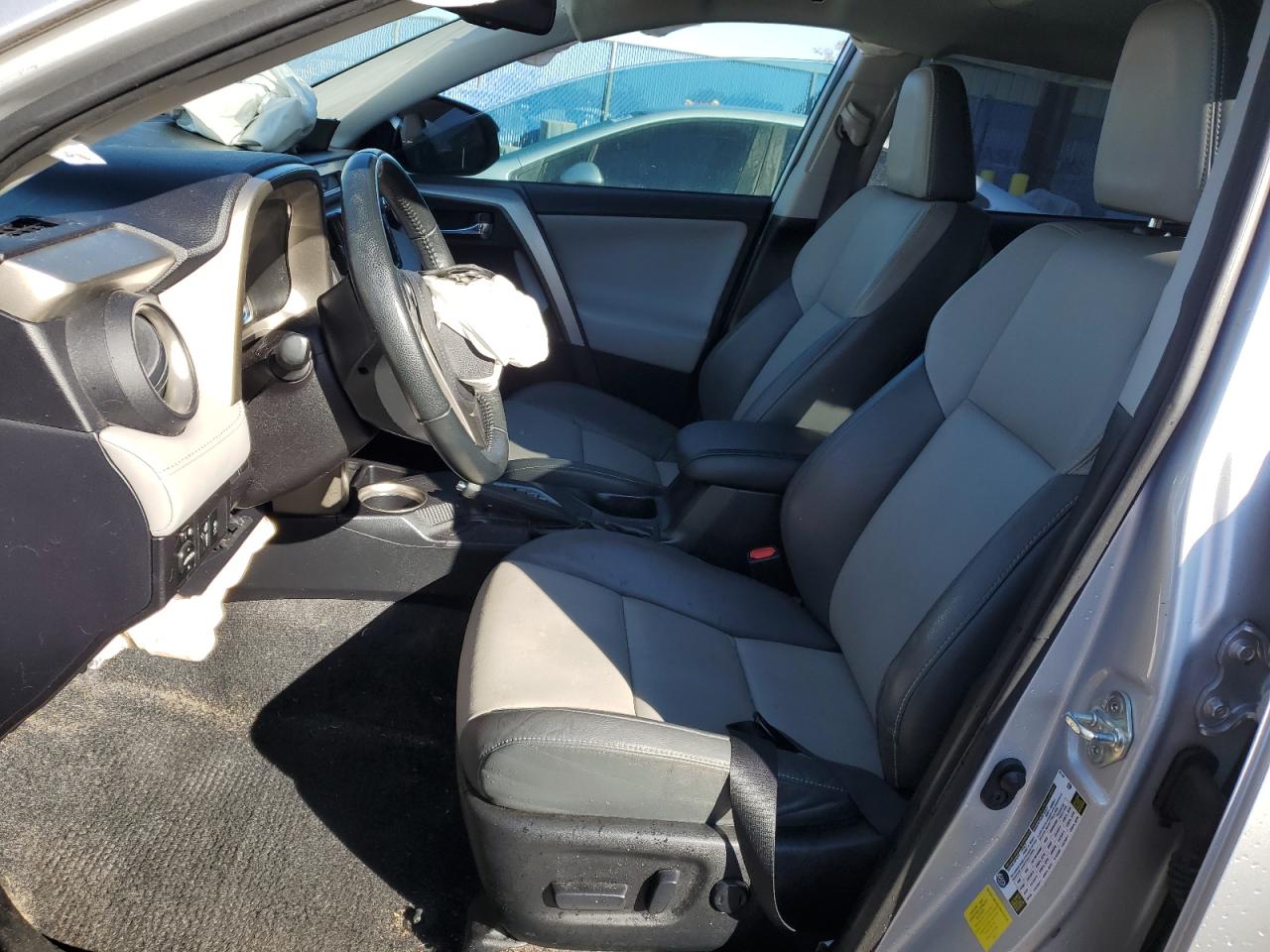 2015 Toyota RAV 4 - Image 7