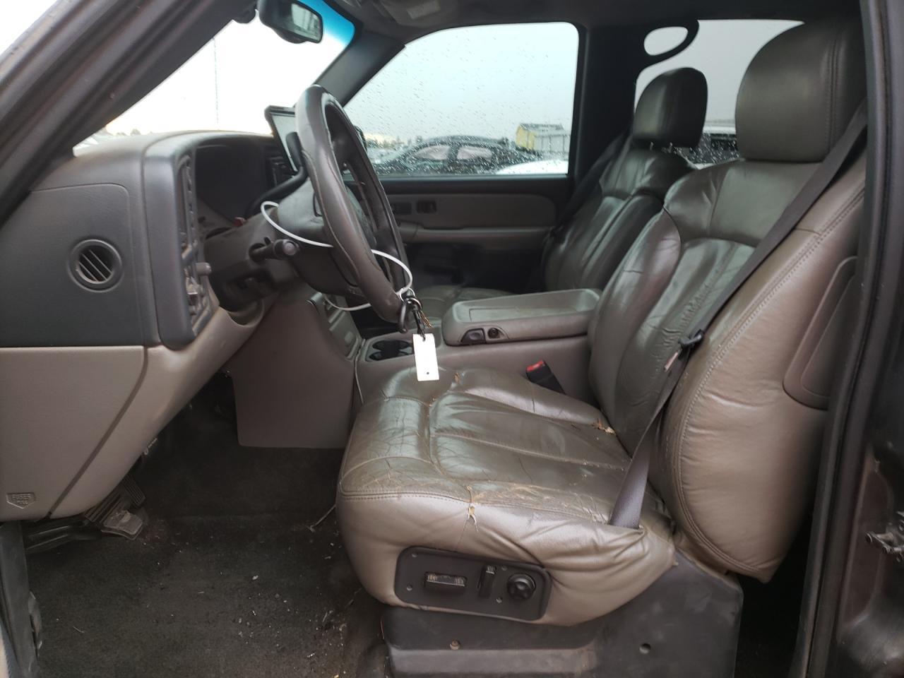 2002 Chevrolet Tahoe - Image 7