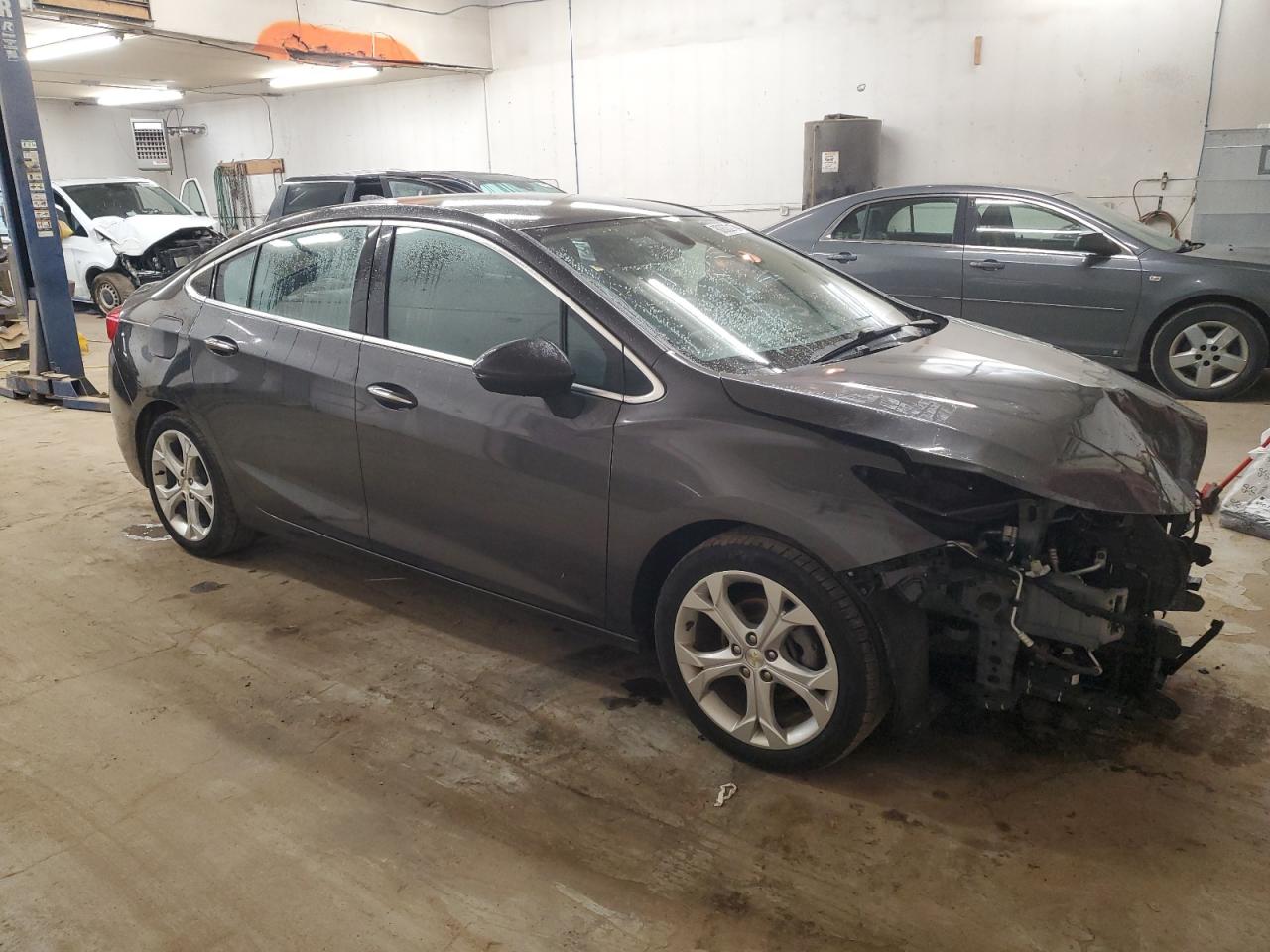2017 Chevrolet Cruze - Image 4