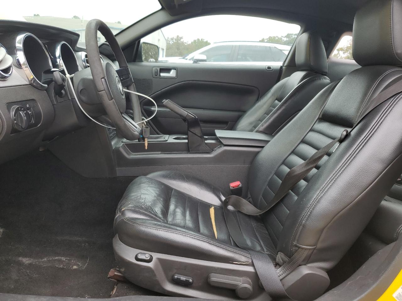 2005 Ford Mustang - Image 7