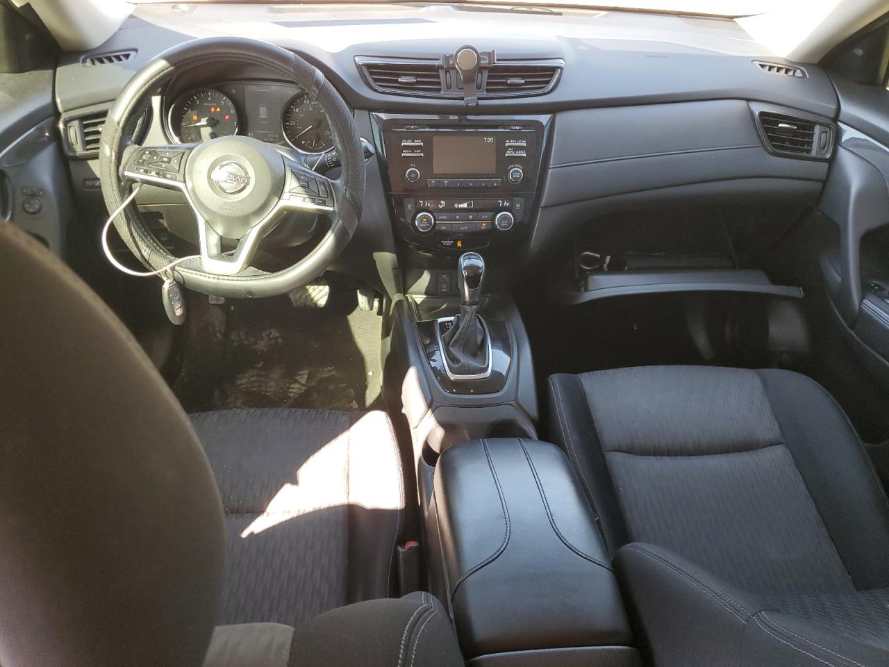2017 Nissan Rogue - Image 8