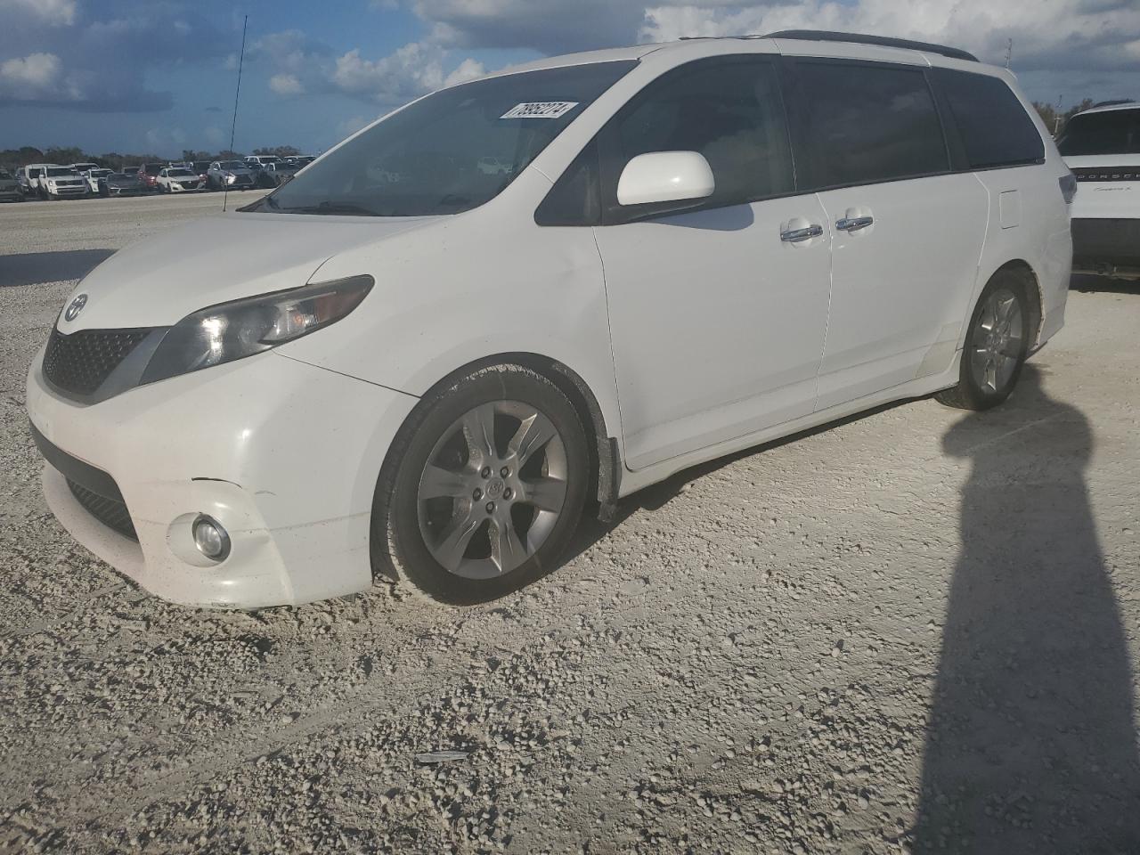 2013 TOYOTA SIENNA