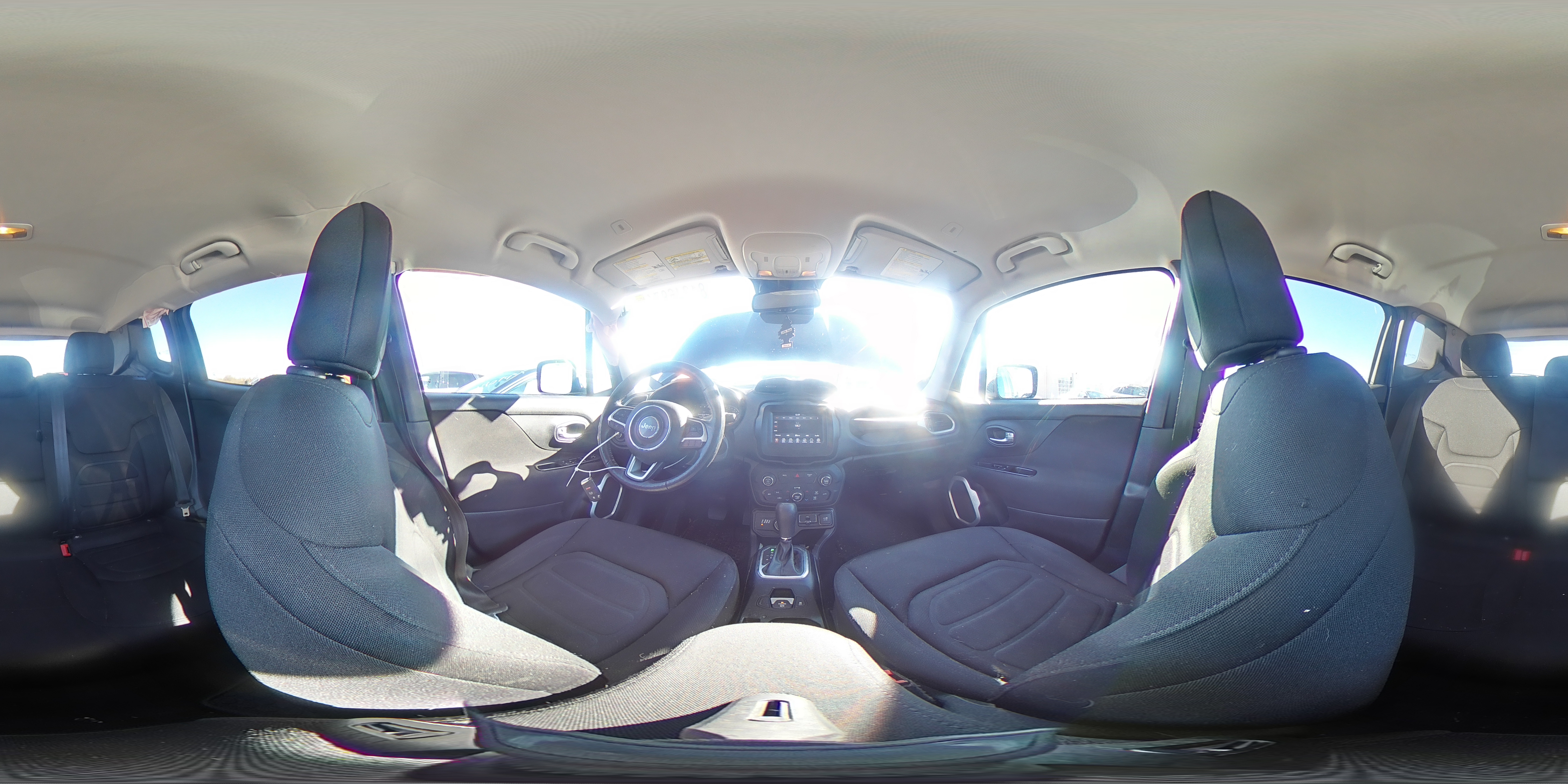 2018 Jeep Renegade - Image 12