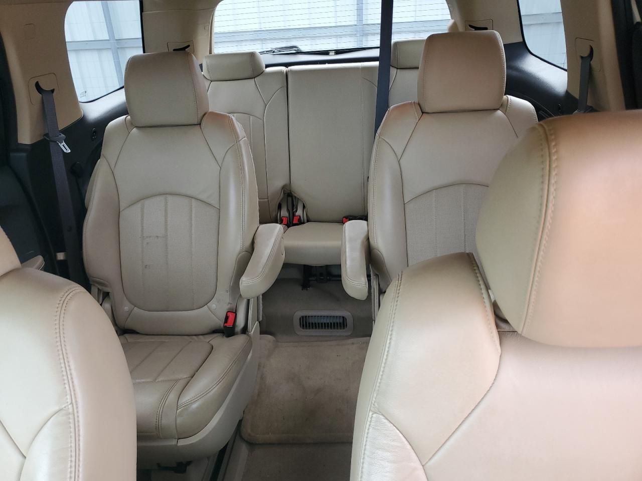 2011 GMC Acadia - Image 10