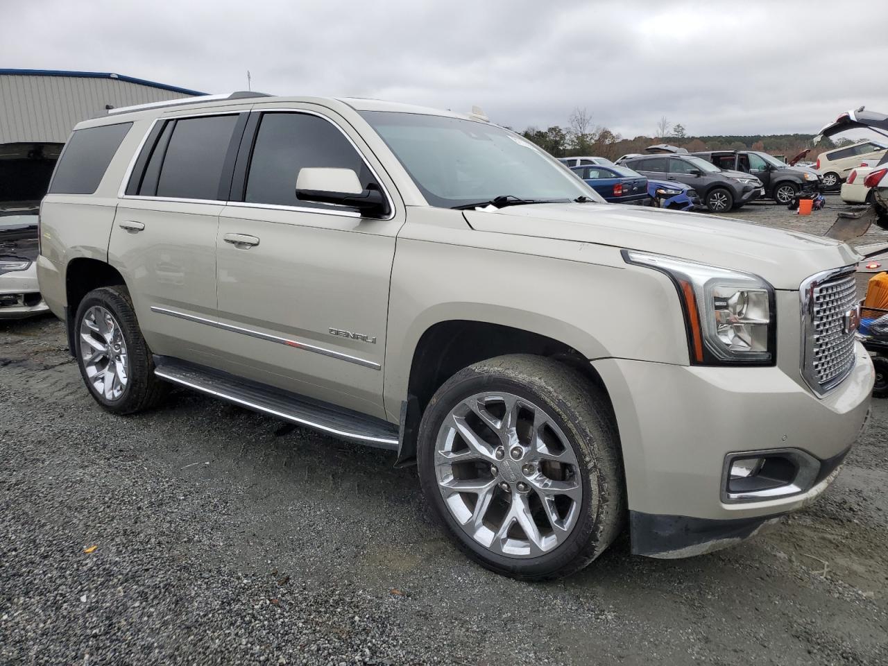 2017 GMC Yukon - Image 4