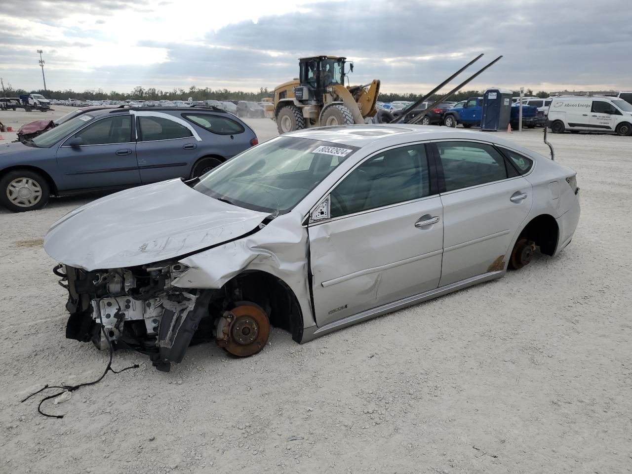 2013 TOYOTA AVALON