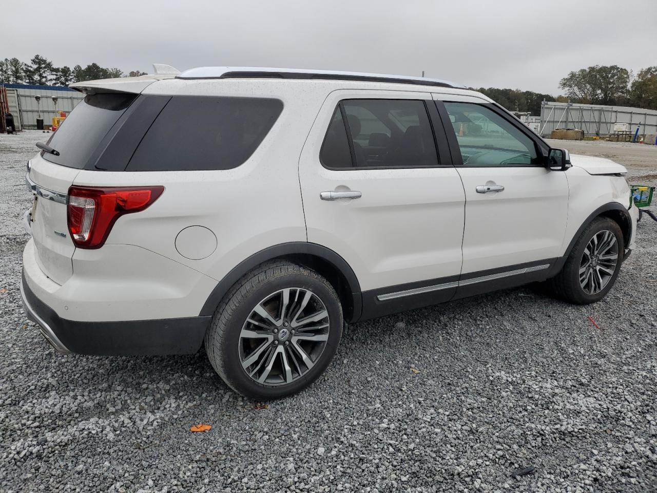 2017 Ford Explorer - Image 3