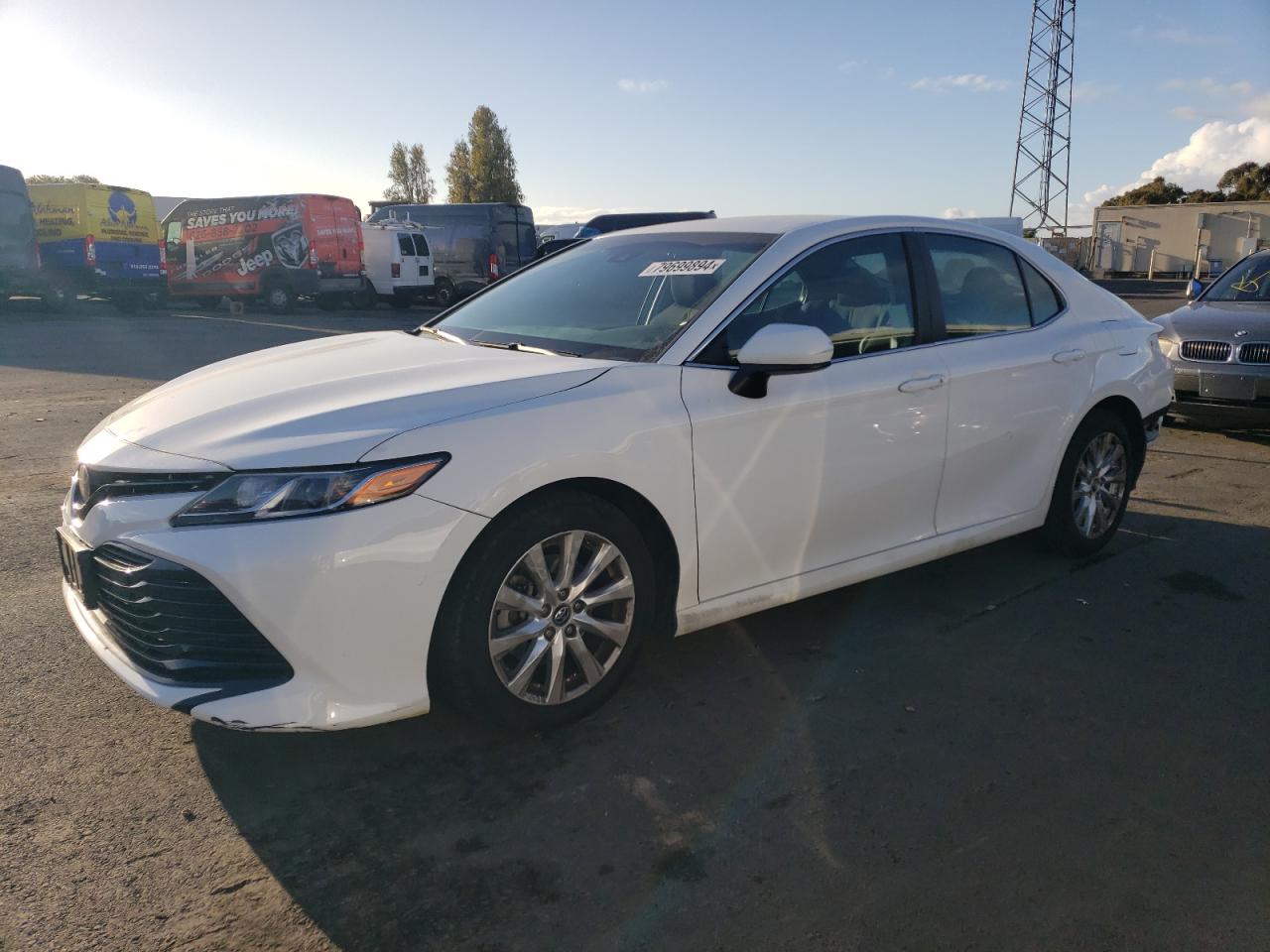 VIN 4T1B11HK5JU517365 2018 TOYOTA CAMRY no.1