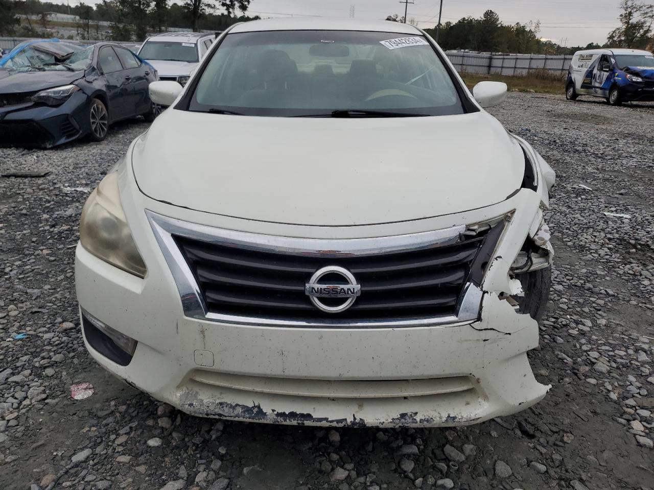 2015 Nissan Altima - Image 5