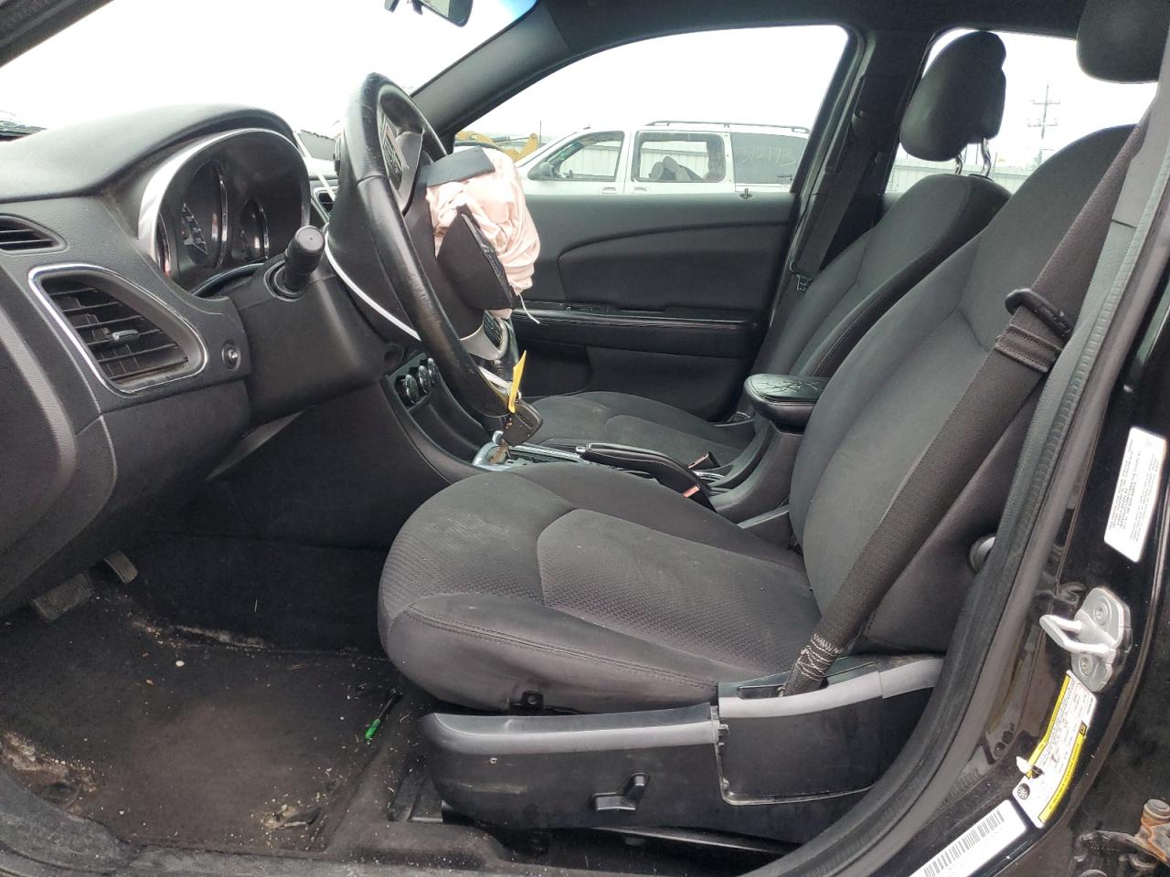 2013 Chrysler 200 - Image 7