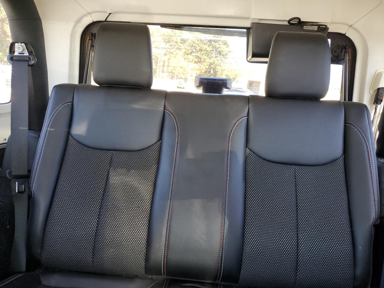2016 Jeep Wrangler - Image 10