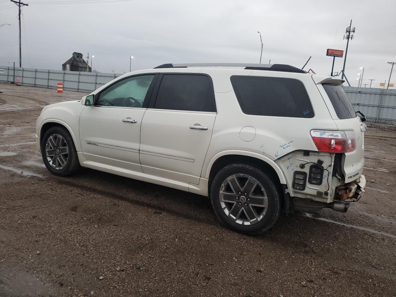 2011 GMC Acadia - Image 2