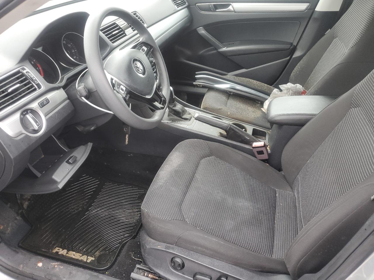 2018 Volkswagen Passat - Image 7