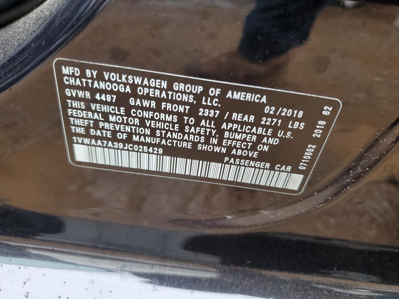 2018 Volkswagen Passat - Image 13