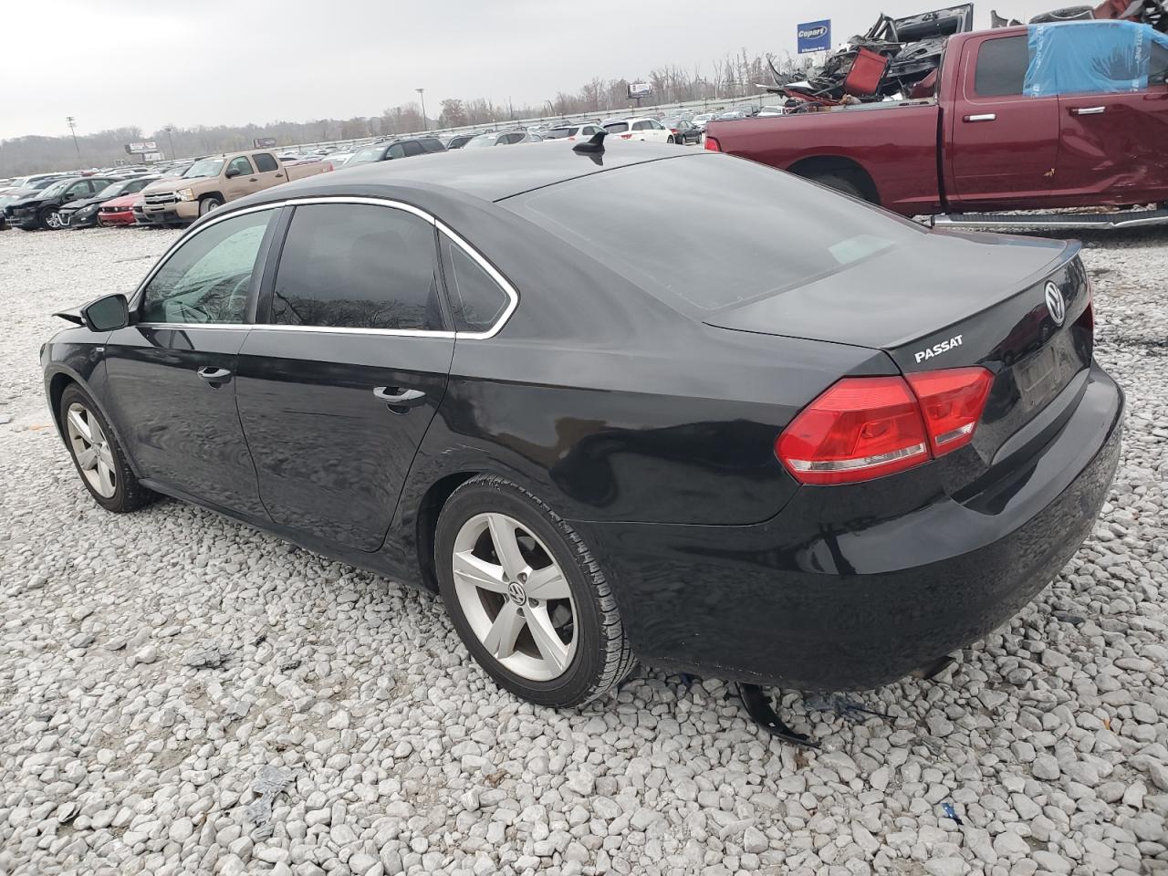 2014 Volkswagen Passat - Image 2