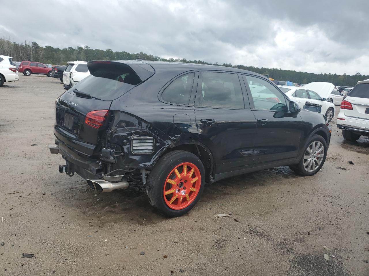 2015 Porsche Cayenne - Image 3