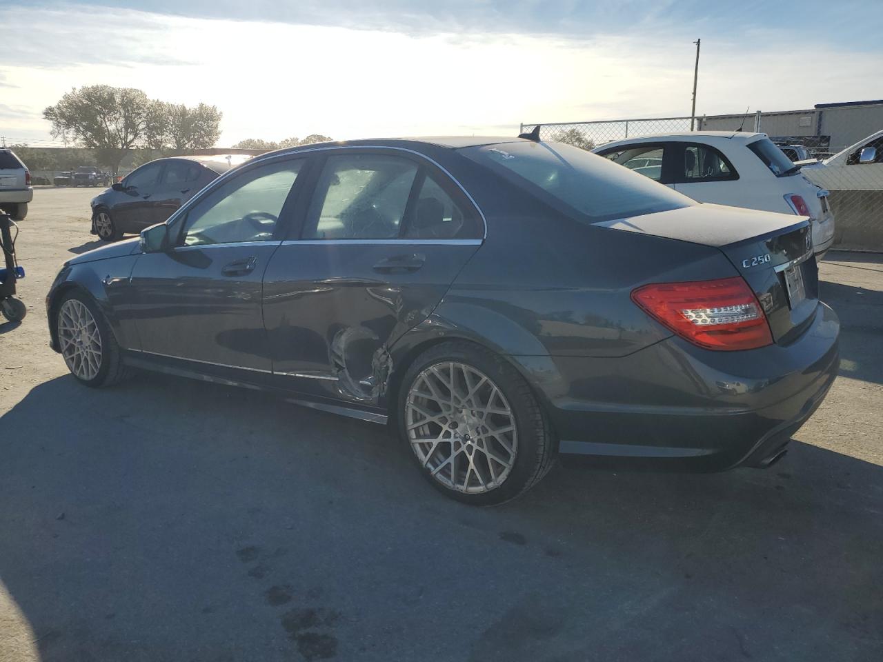 VIN WDDGF4HB6DR269962 2013 MERCEDES-BENZ C-CLASS no.2