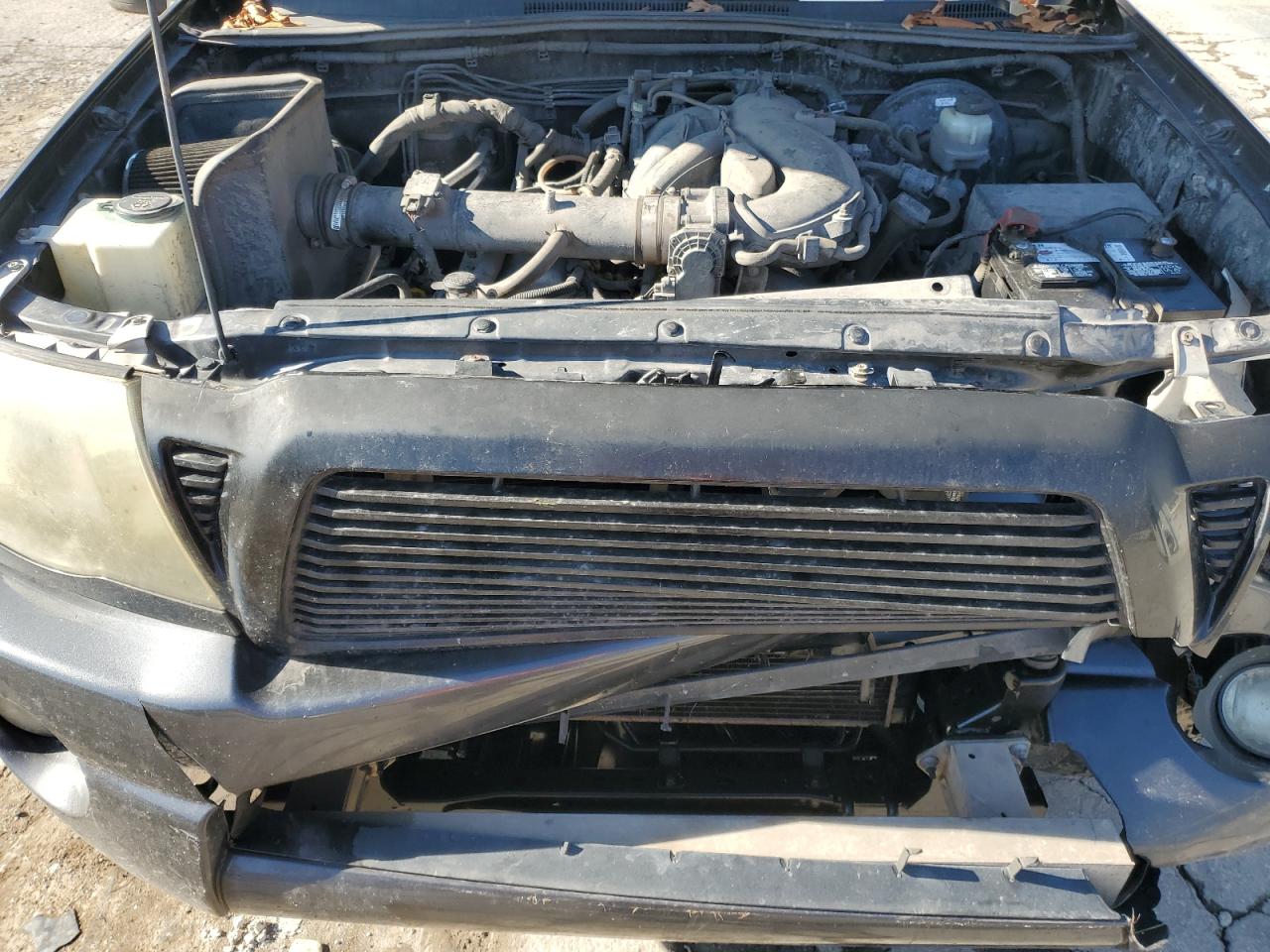 2011 Toyota Tacoma - Image 13