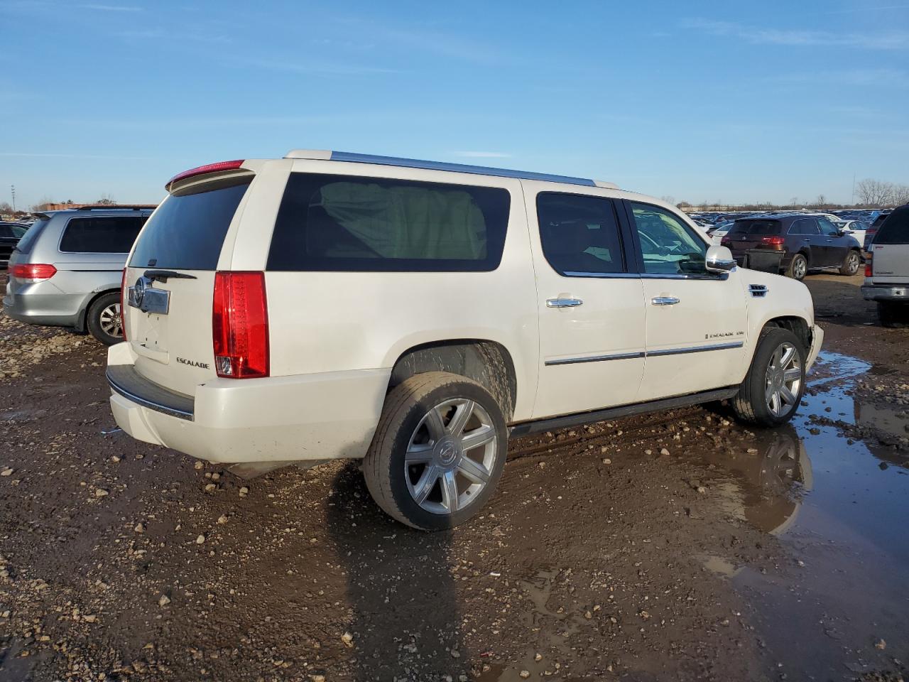 2008 Cadillac Escalade - Image 3