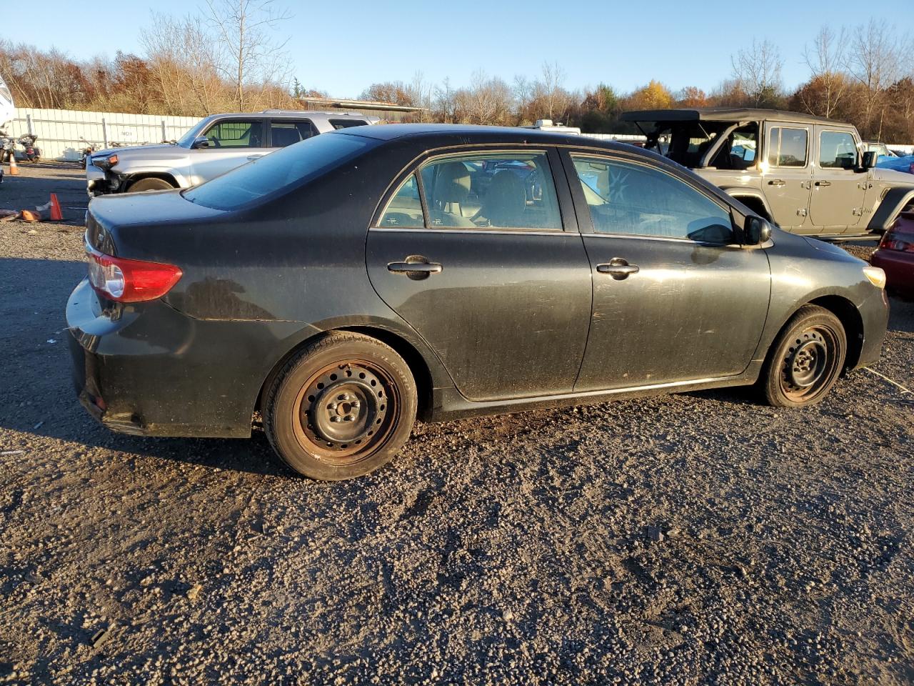 VIN 2T1BU4EEXDC048688 2013 TOYOTA COROLLA no.3