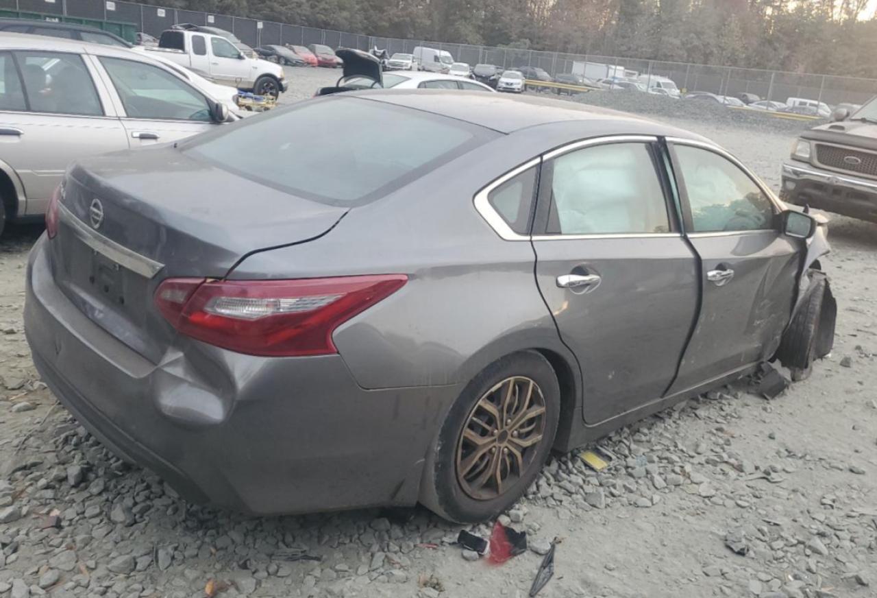 2018 Nissan Altima - Image 3