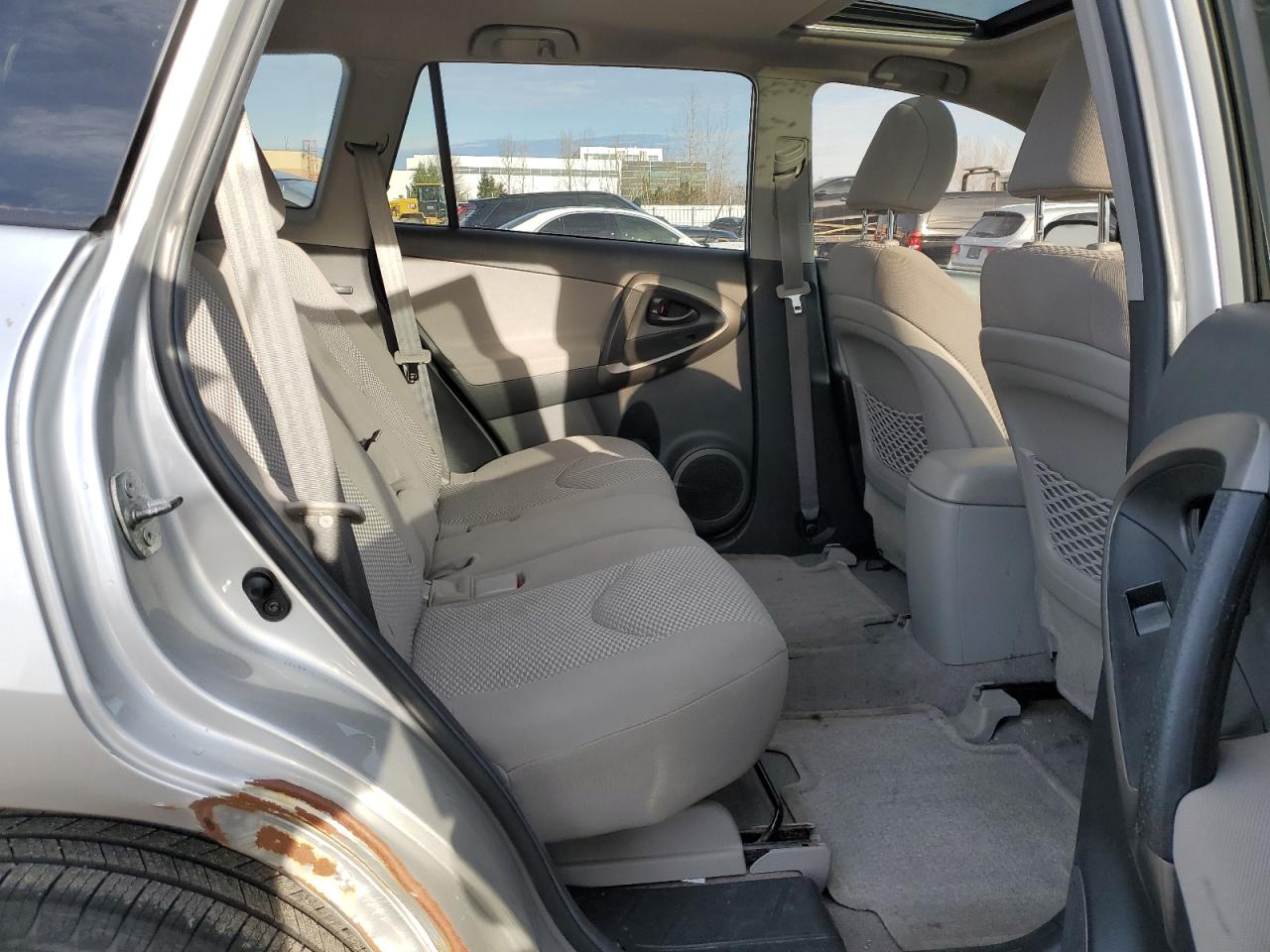 2012 Toyota RAV 4 - Image 11