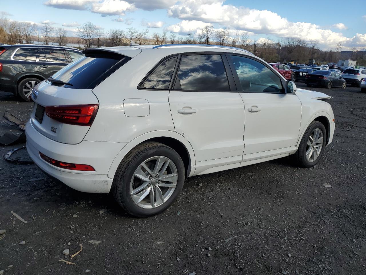 2017 Audi Q3 - Image 3