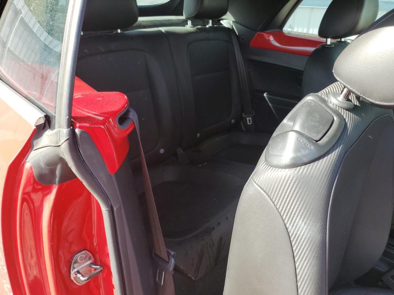 2014 Volkswagen Beetle - Image 10