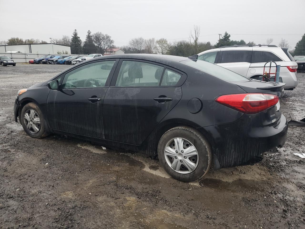 VIN KNAFK4A66F5320589 2015 KIA FORTE no.2