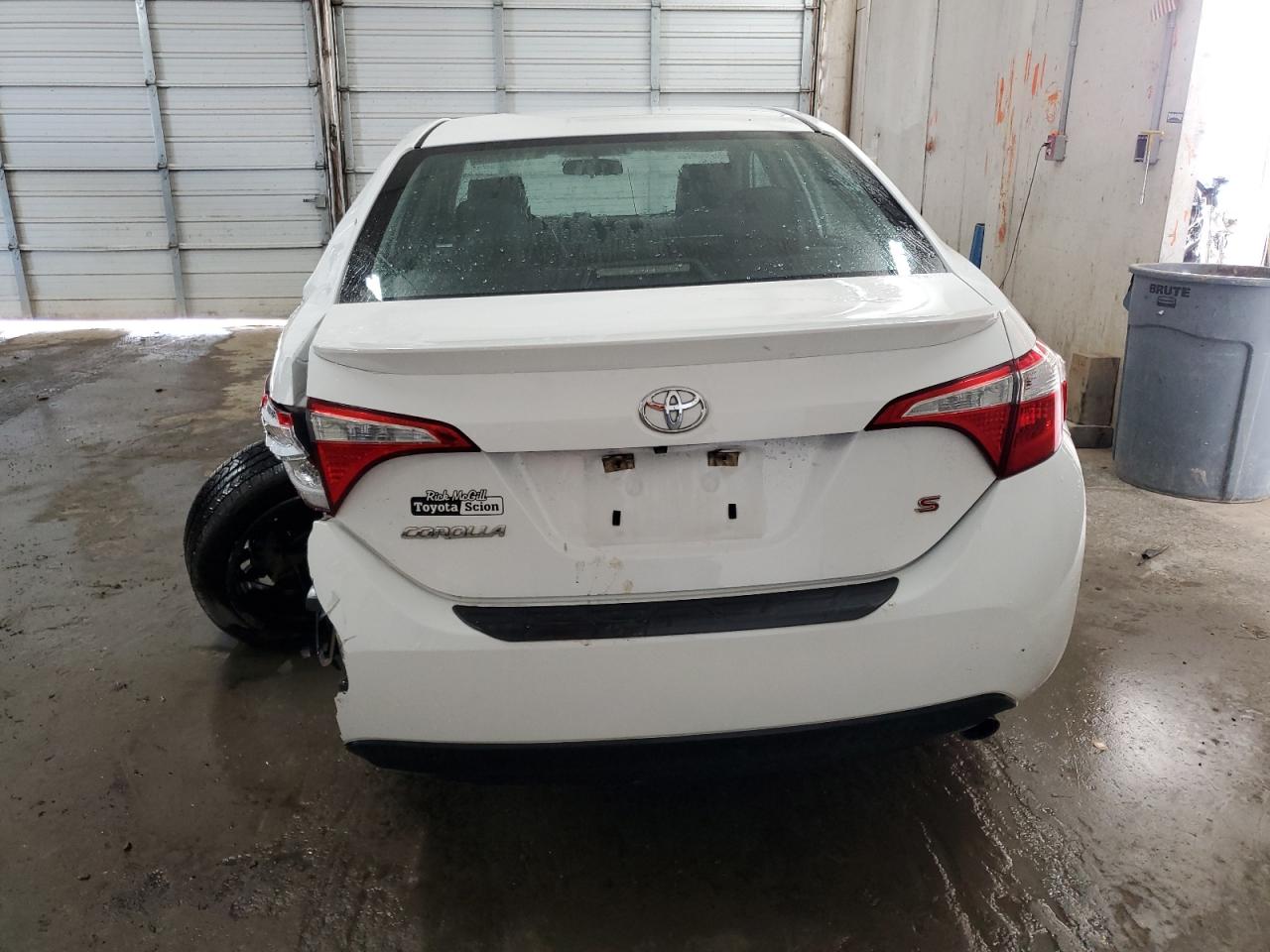 2016 Toyota Corolla L VIN: 5YFBURHEXGP464088 Lot: 80098684