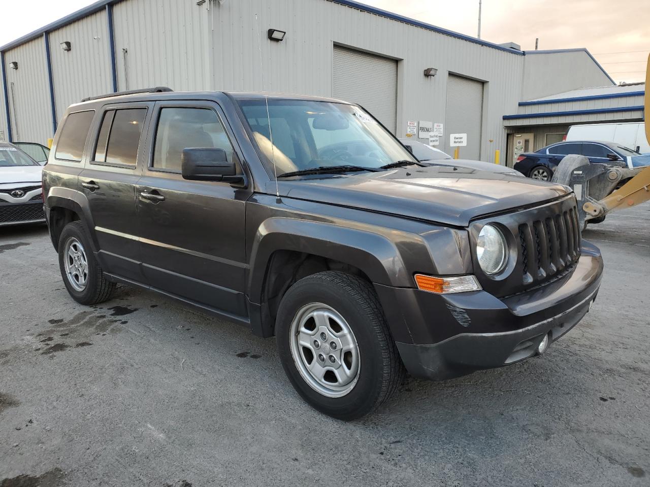 VIN 1C4NJPBA2GD815014 2016 JEEP PATRIOT no.4