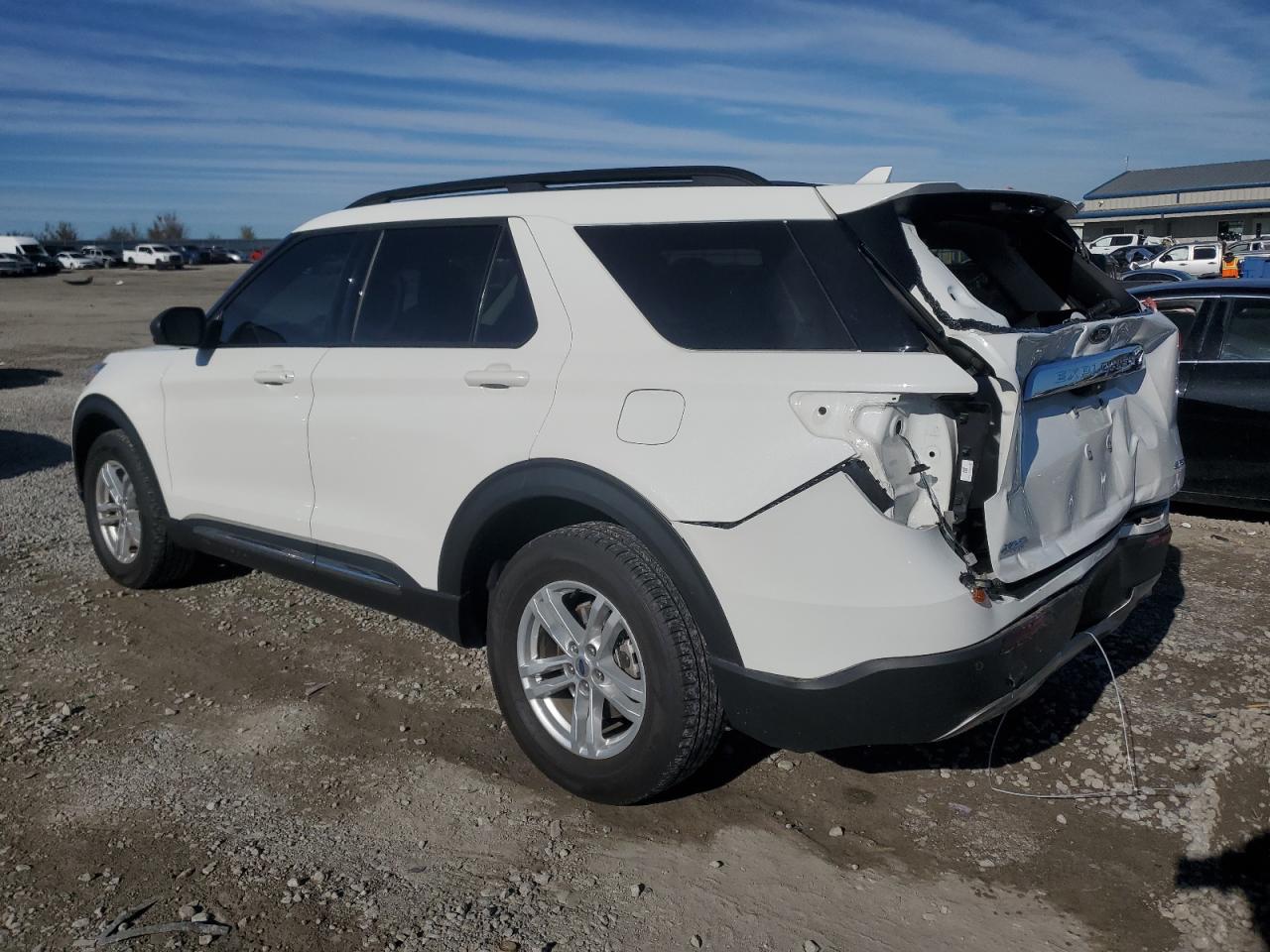 2022 Ford Explorer - Image 2