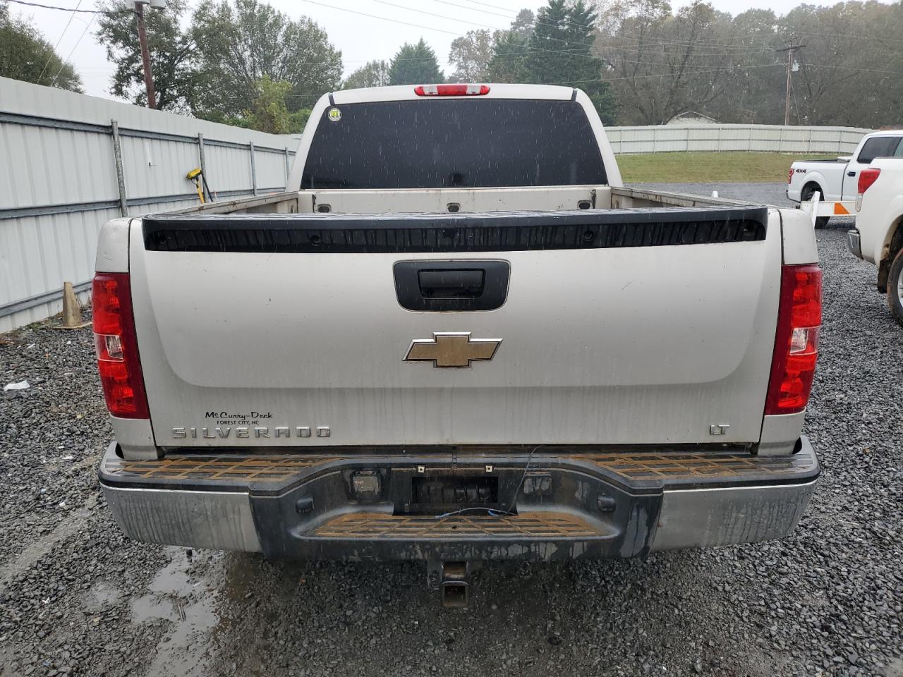 2009 Chevrolet Silverado - Image 6
