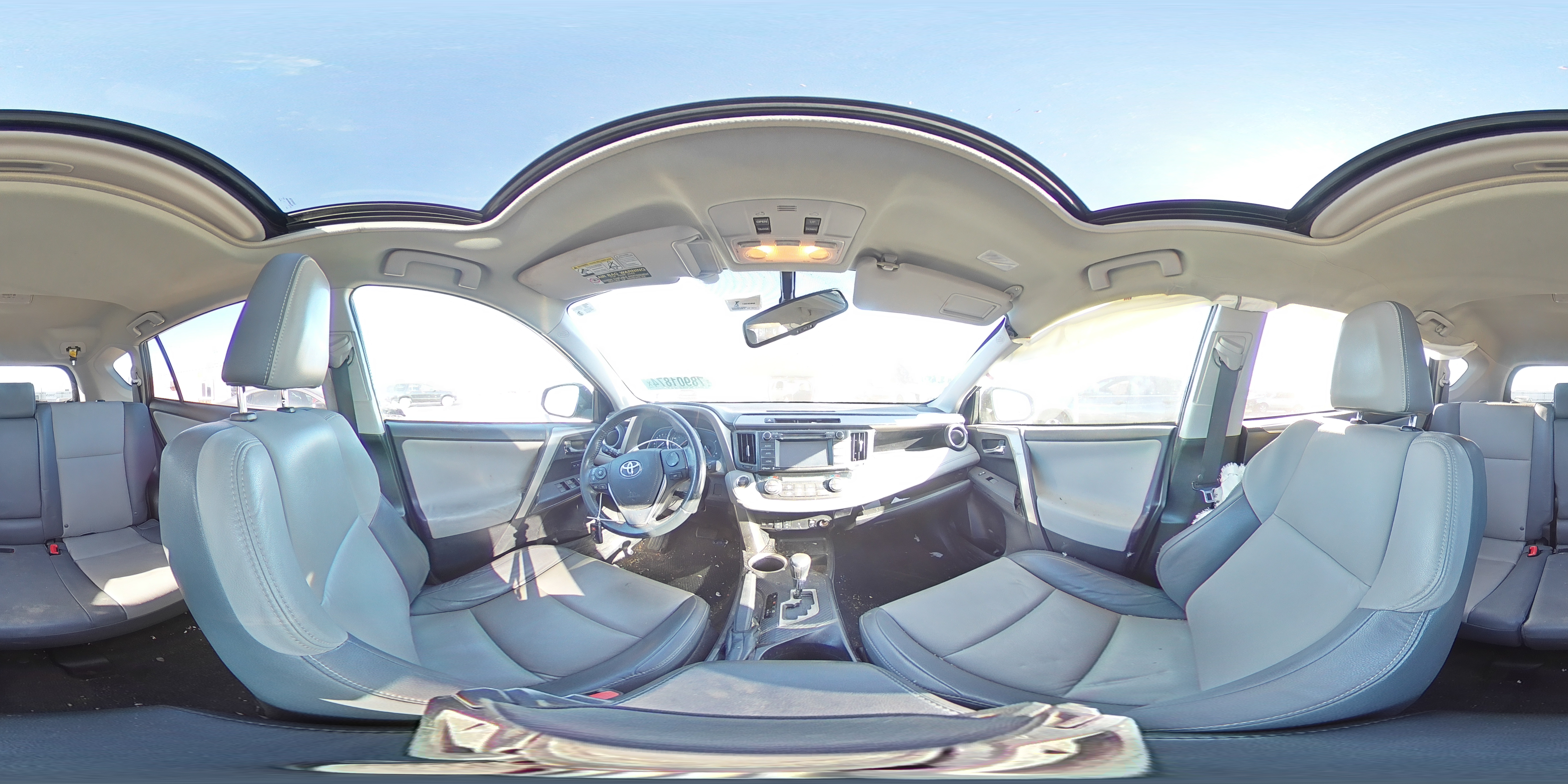 2015 Toyota RAV 4 - Image 12